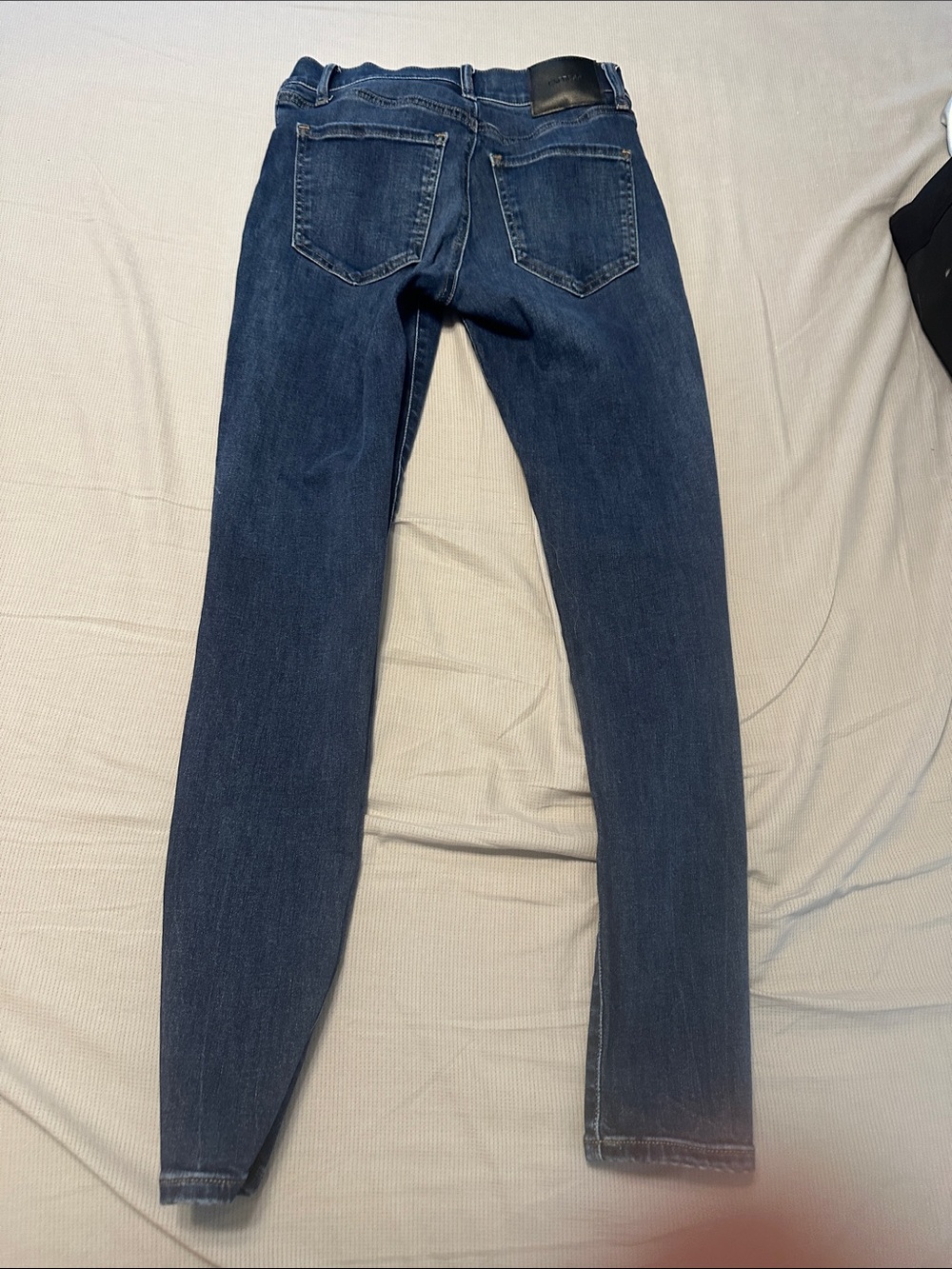 Express Skinny Mid-Rise Hyper Stretch Jeans - Dark Blue 2R excellent condition!